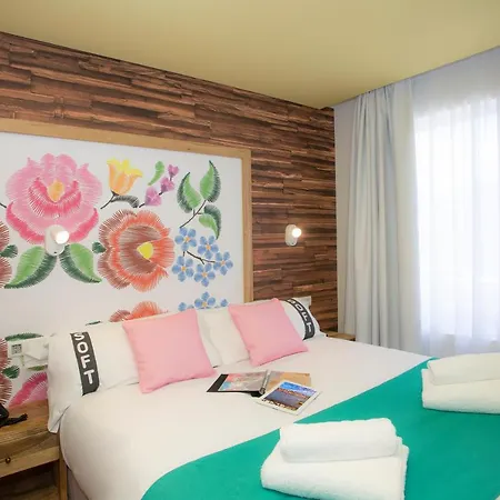 Отель Casual Raizes