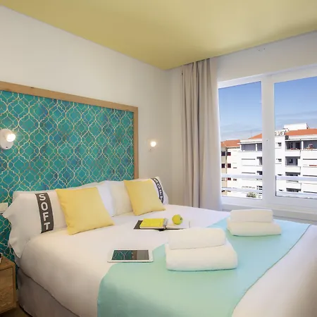 Отель Casual Raizes