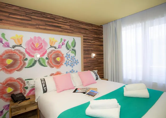 Hotel Casual Raízes