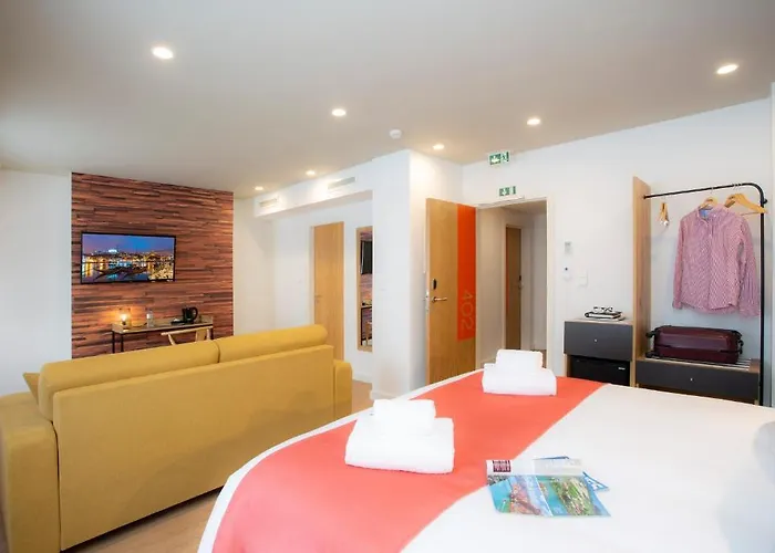 Hotel Casual Raízes 3*